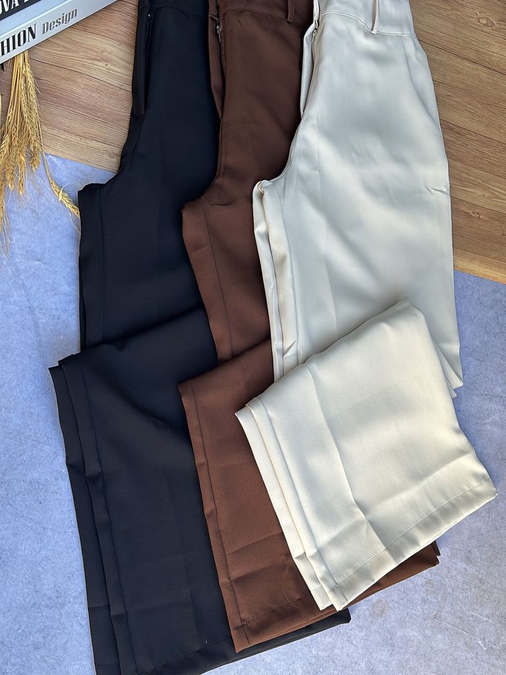 High-waist wide-leg trousers